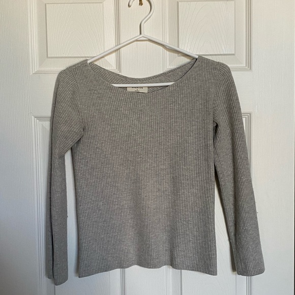 Babaton Sweater/Top - Picture 2 of 5